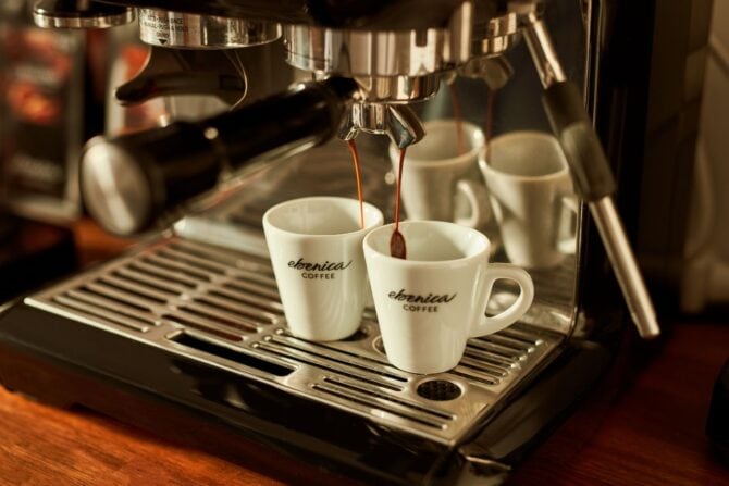 dve espresso šalky EBENICA COFFEE