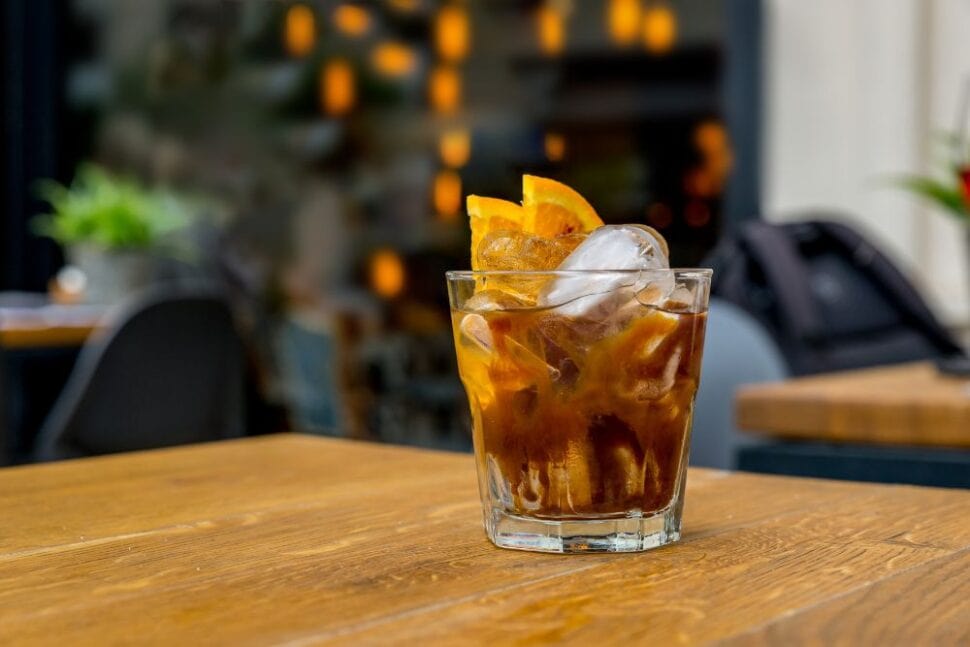 espresso tonic ilustračný