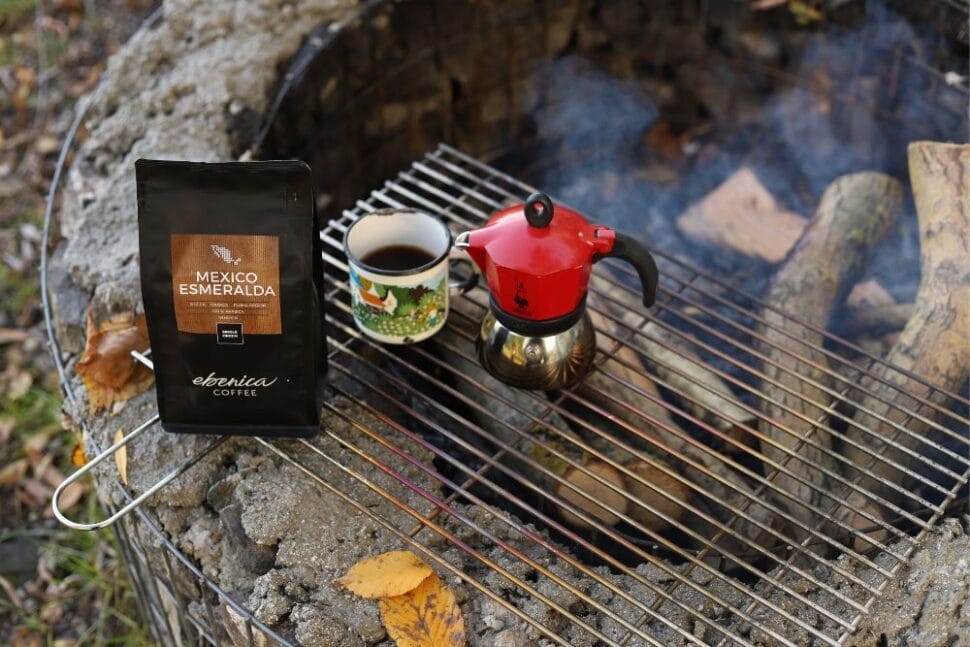 moka kanvička na ohni