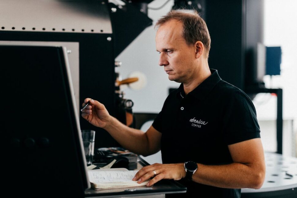 Marek Fajčik pri praženi