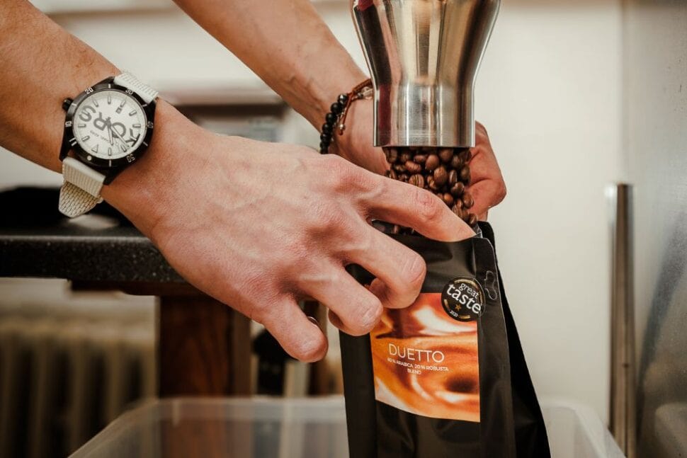 balenie kávovníkových zrn