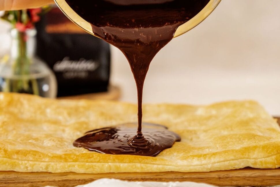 ganache öntése leveles tésztára